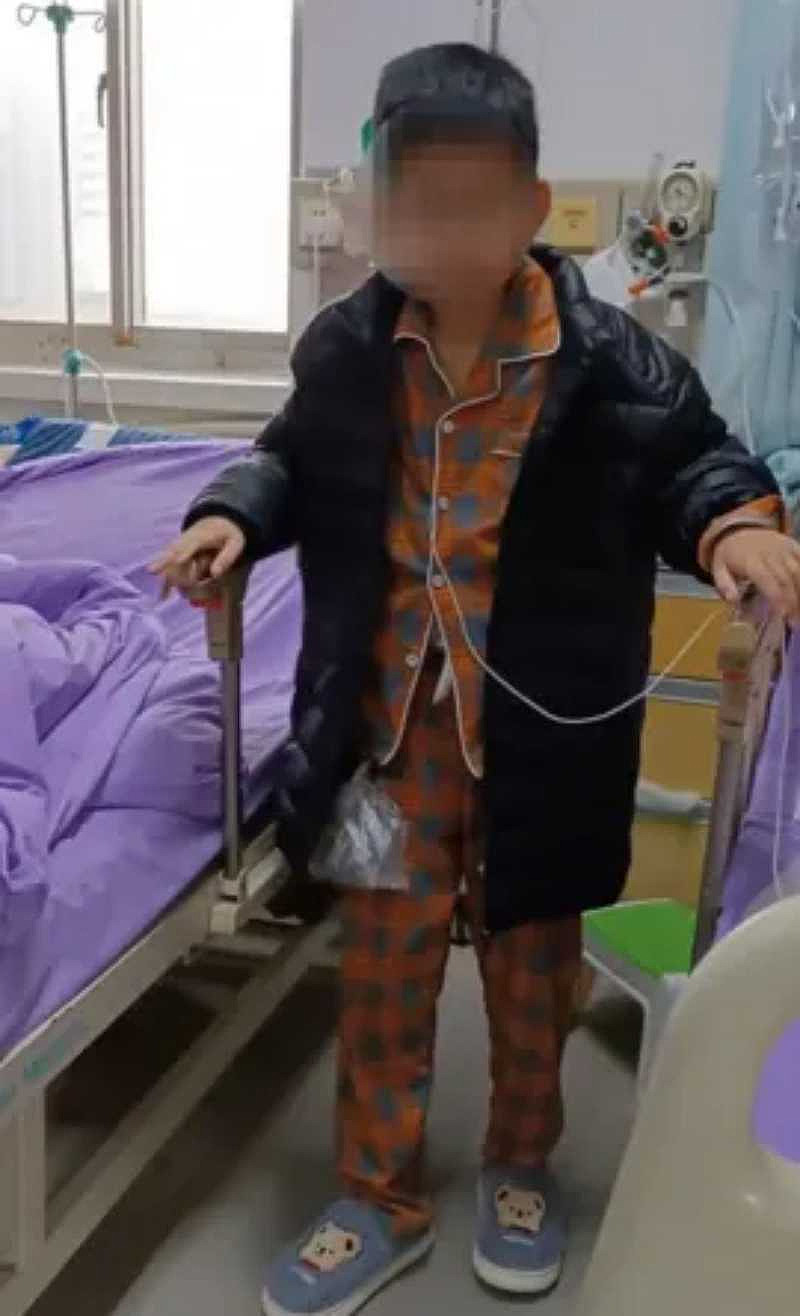 山东10岁男童腹痛就医，6器官无故遭切除！母亲崩溃：儿无法正常进食（组图） - 2