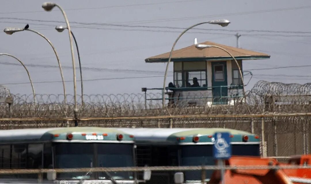 又一名中国公民在移民监狱死亡!他是合法移民…(组图) - 2