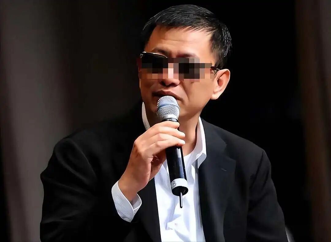 热搜第一!导演王家卫“身败名裂”,开金靖黄腔,说唐嫣很装,阴阳陈道明…录音曝光,大尺度言论惊呆全网(组图) - 1
