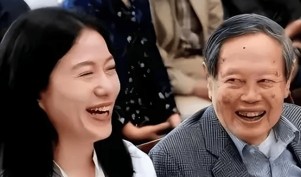 翁帆近况曝光:吃饭仅两荤一素,杨老留下的钱够她用到80岁(组图) - 6