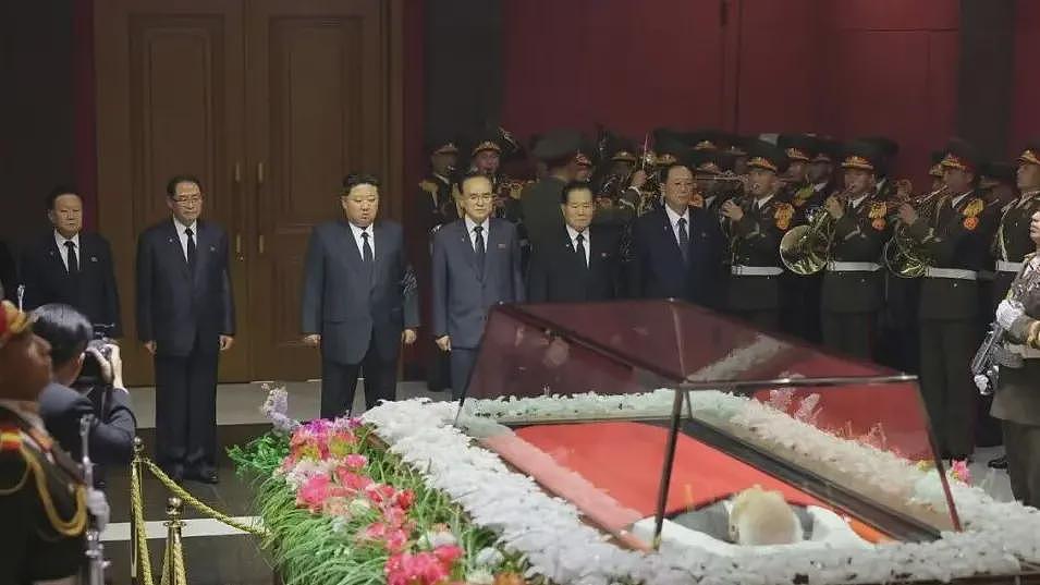 金永南逝世，金正恩凌晨吊唁，朝鲜将举行国葬（组图） - 2