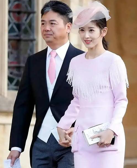 嫁给刘强东10年，章泽天面相大变（组图） - 18