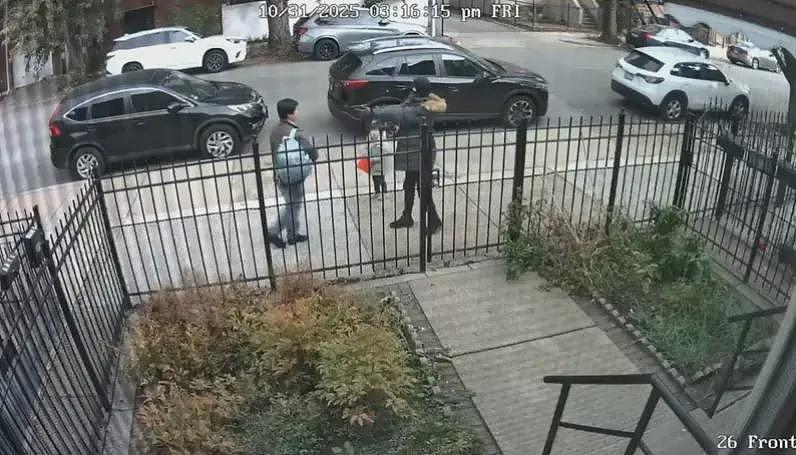 芝加哥惊魂!华人父女“讨糖途中“遭持枪抢劫,枪口顶头威胁,女童当场吓哭(组图) - 3
