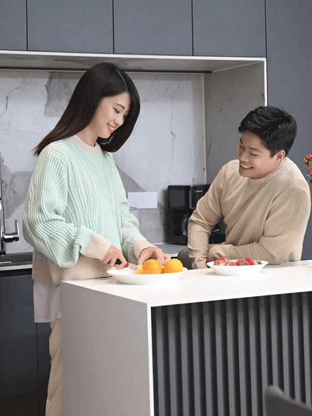 苏炳添陪家人被偶遇,背影男友力满满,妻子生仨娃还是小女孩模样(组图) - 3