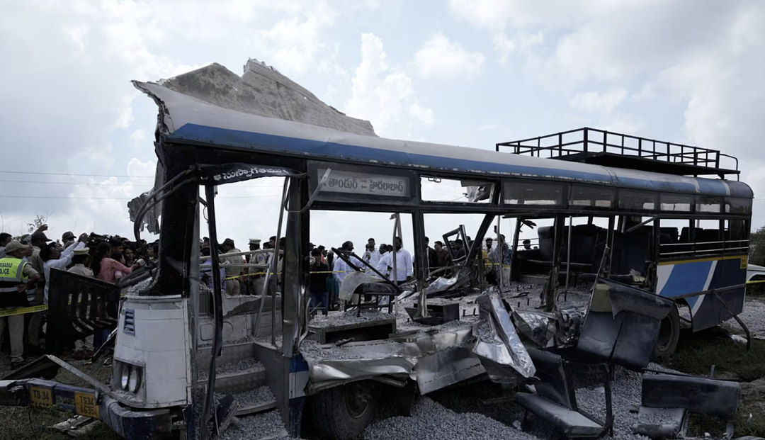 19人死亡，数十人重伤！重型货车沿街碾压车辆行人，1家5口被灭门，满地尸体（视频/组图） - 13