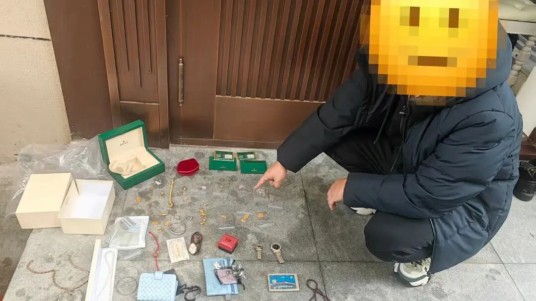 男子从连廊翻入邻居家偷70万元财物,两家关系亲密连家门密码也共享,自首痛哭:因生意失败、债务缠身铤而走险(组图) - 2
