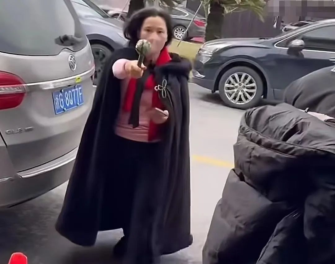 因太美无人敢追，父亲为她终生不娶，老公独宠36年，儿子随她姓...如今却因催生上热搜？（组图） - 27