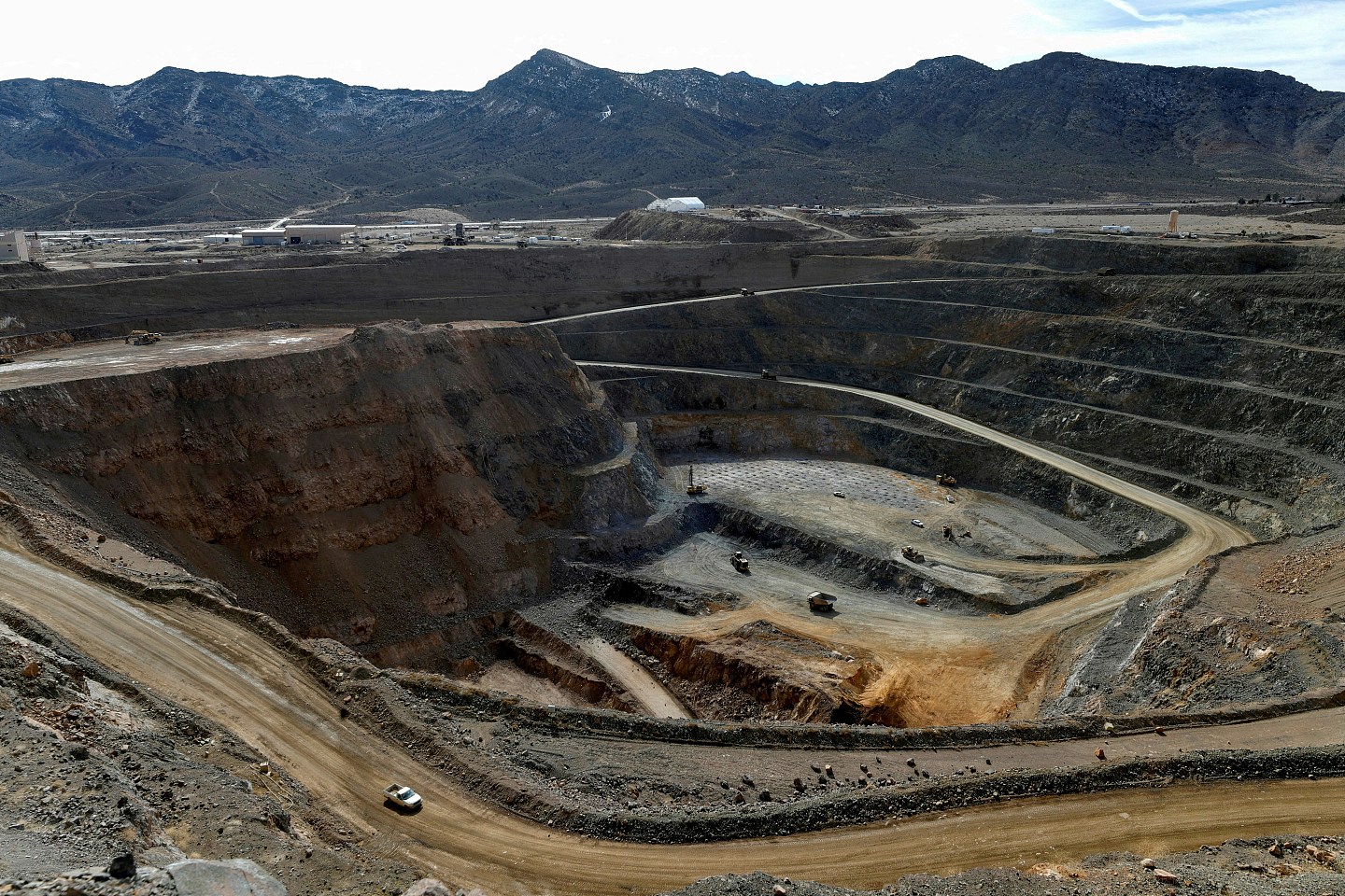 特朗普政府入股2间美国稀土公司,冀减少对华供应依赖(组图) - 2