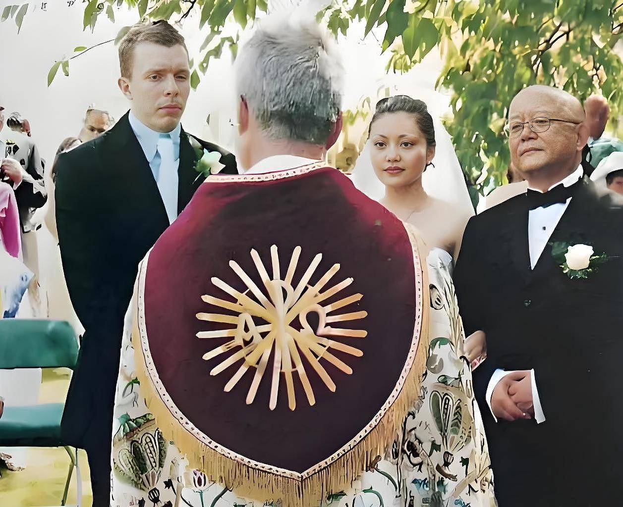 王刚的洋女婿彼得：出身英国贵族，曾劝岳父离婚（组图） - 7