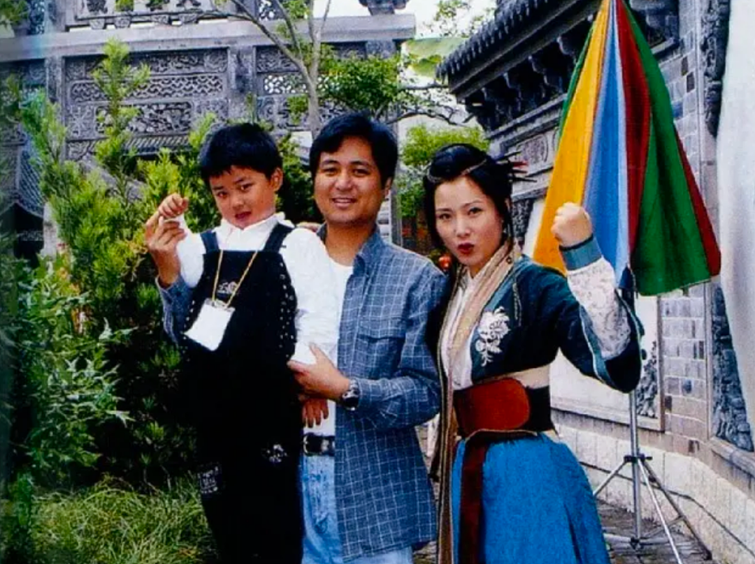 因太美无人敢追，父亲为她终生不娶，老公独宠36年，儿子随她姓...如今却因催生上热搜？（组图） - 19