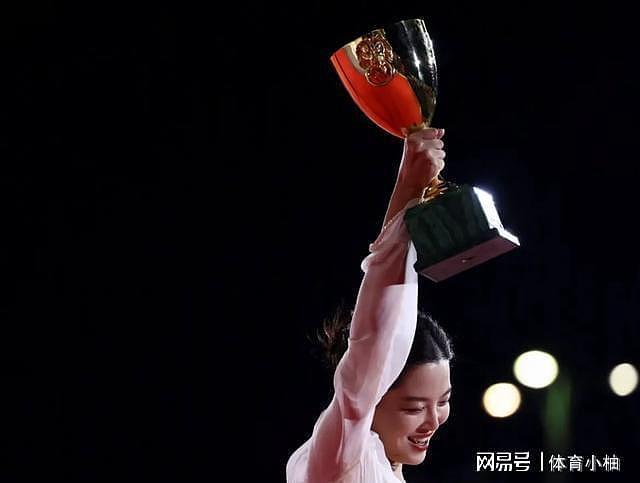 大破防！这一次，41岁的她，把过气女明星的惨，体现得淋漓尽致（组图） - 5
