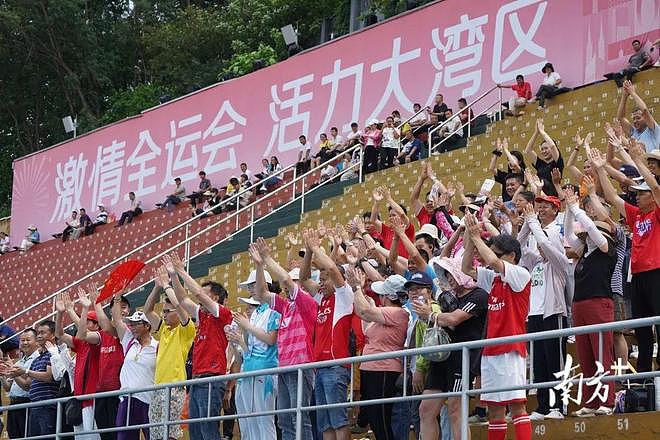 李嘉诚时代真的结束了！全运会四大家族去了三家，唯独缺了李家（组图） - 1