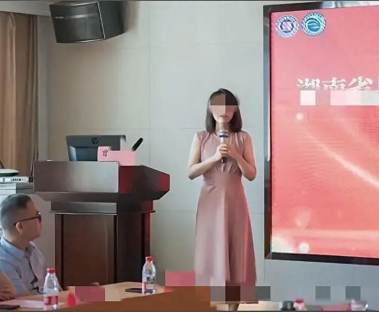 辣眼！湖南副院长与主任欢愉被扒，女方奔放又丰腴，多张生活照曝光（组图） - 6