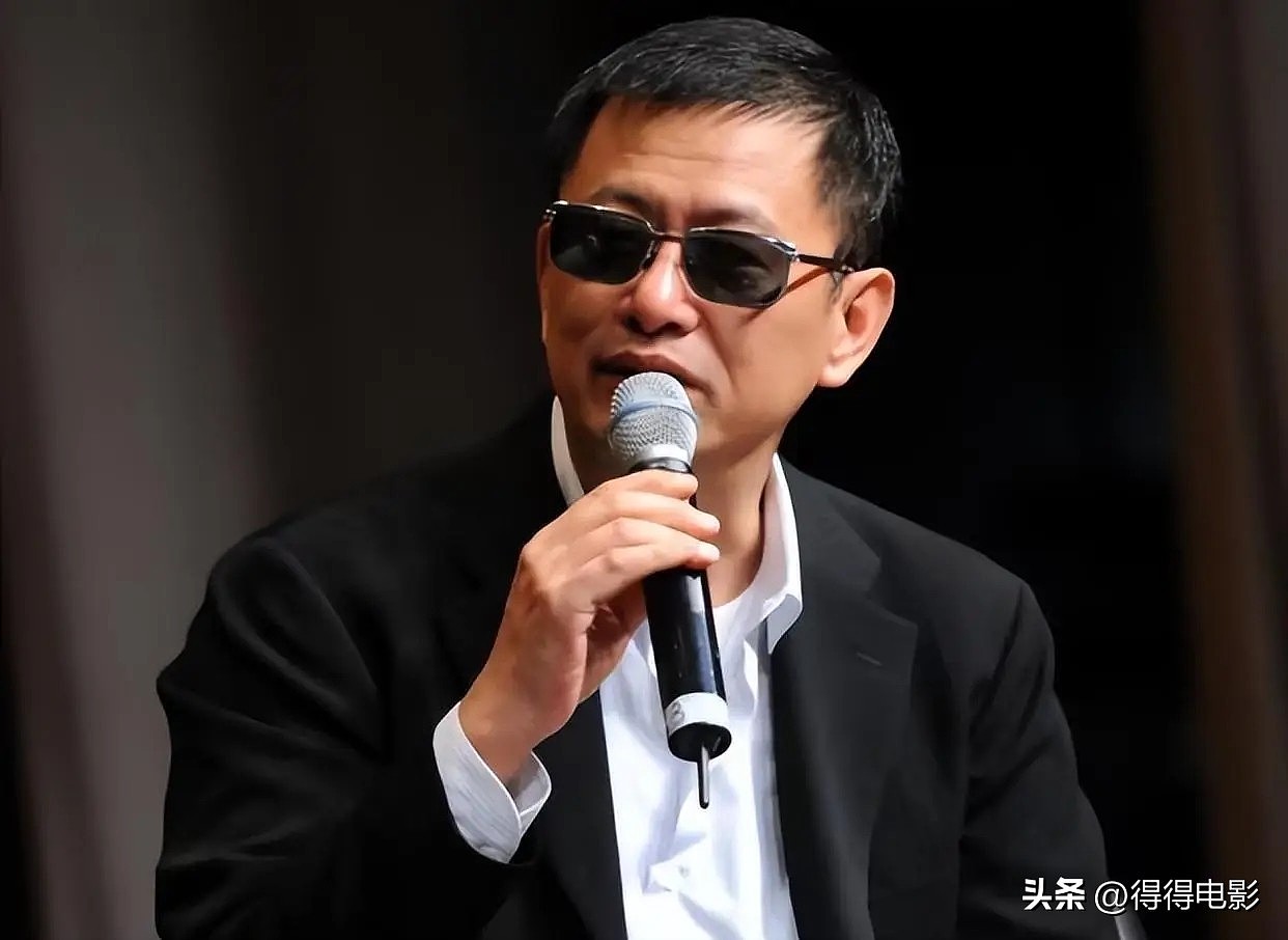 陪玩陪睡只是开胃菜! 袭警、舔手指、集体嫖娼…(组图) - 1