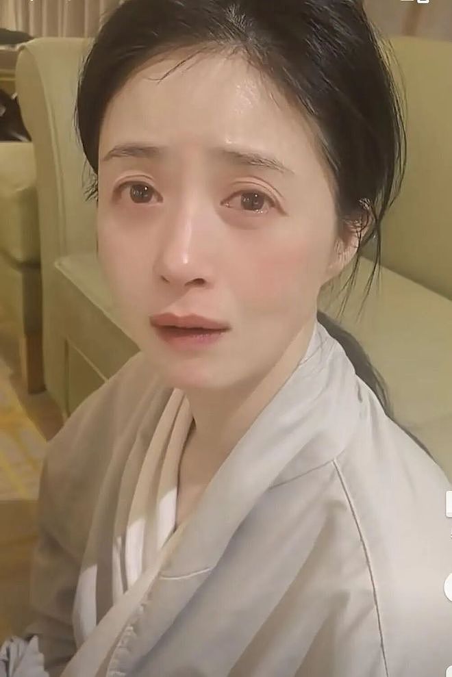 蒋欣为红毯减肥节食哭红眼,忍不住崩溃大哭(组图) - 1