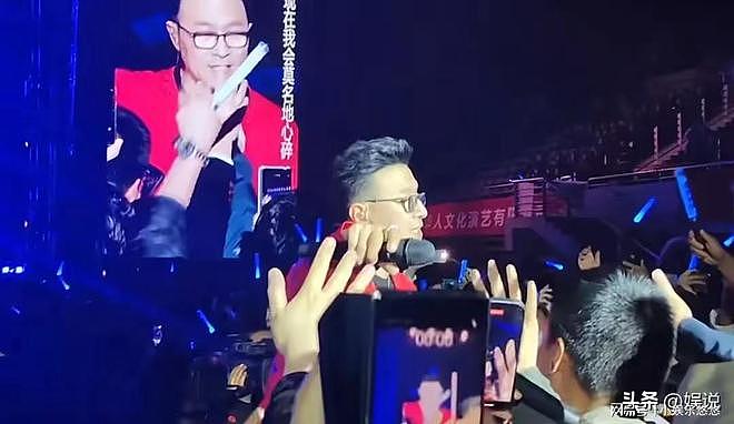 690:6?汪峰终于意识到,刀郎是他永远无法逾越的一座大山(组图) - 3