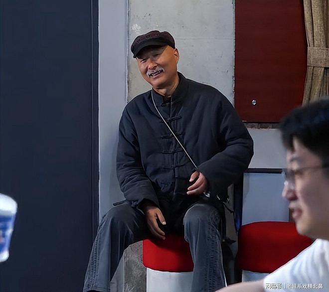 虎父无犬子，陈大愚再现陈佩斯吃面条名场面，陈老的眼神恍惚了（组图） - 6