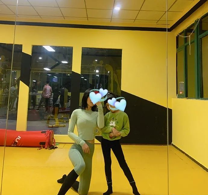 【美女】34D杯辣妈私照曝光,网友:这身材也太顶了...(组图) - 3