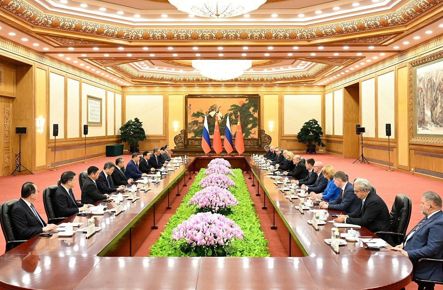 习近平晤米舒斯京，称中俄关系风浪中笃定前行，吁促进各产业合作（组图） - 2
