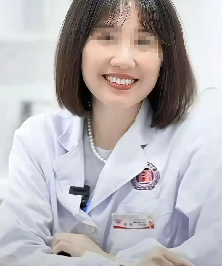 辣眼！湖南副院长与主任欢愉被扒，女方奔放又丰腴，多张生活照曝光（组图） - 8