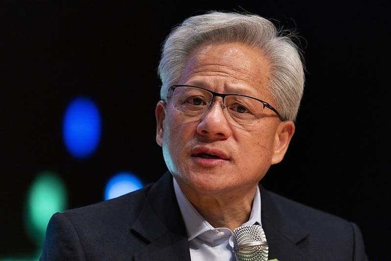 黄仁勋示警：美国束缚产业 AI竞赛恐输中国（图） - 1