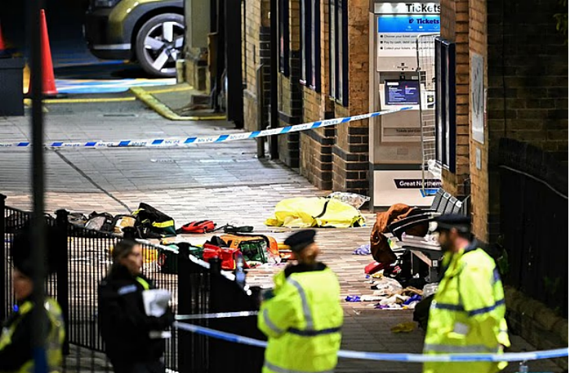 英国列车血案后，这位61岁爱尔兰大叔火了！徒手挡6刀，为众人赢得逃生时间（组图） - 3
