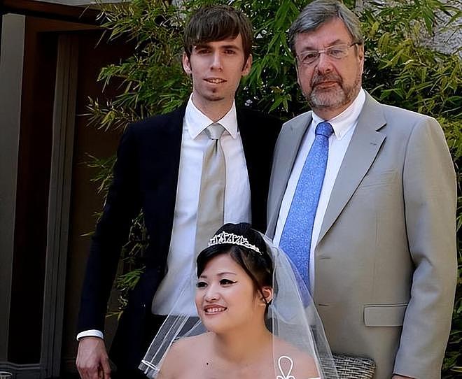 10年湖北打工妹嫁英国高管,结婚8 年持刀捅死丈夫,如今下场唏嘘(组图) - 4