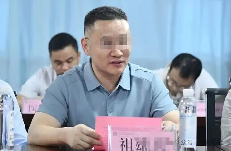 辣眼！湖南副院长与主任欢愉被扒，女方奔放又丰腴，多张生活照曝光（组图） - 10