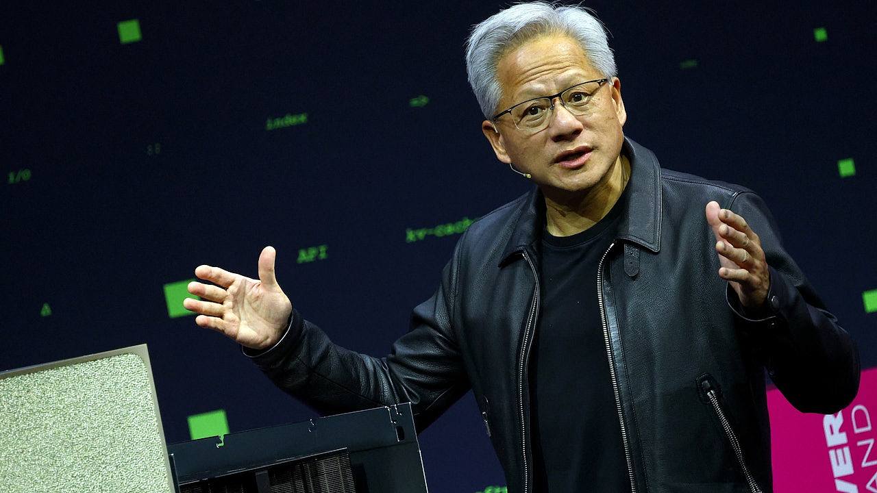 黄仁勋指中国或将在AI竞赛中击败美国，强调能源与监管是关键（组图） - 1