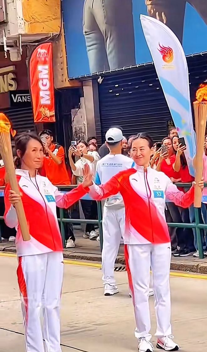 李嘉诚时代真的结束了！全运会四大家族去了三家，唯独缺了李家（组图） - 2