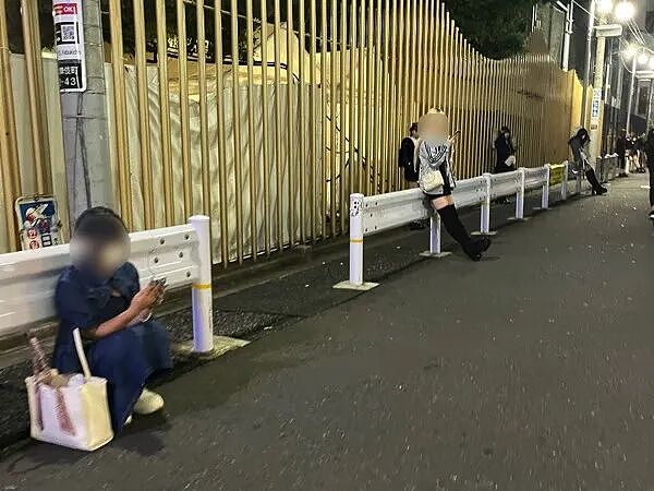 日网疯传中国游客为省酒店钱竟躺进储物柜里?日本网友疯狂吐槽,结果真相打脸(组图) - 30