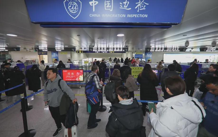 中国发布10项移民与出入境新政：外籍人员可网上填入境卡、探亲（组图） - 3