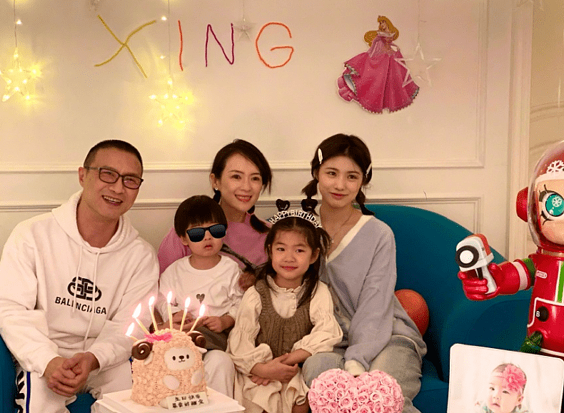 章子怡夺回女儿抚养权,汪峰付高额抚养费压力大,开演唱会走音翻车(组图) - 6