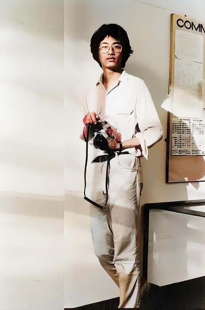 从文艺大师到人设崩塌？王家卫的bug不止如此，港圈大牌得罪个遍（组图） - 5