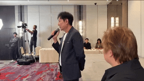环球小姐选美惊变“翻桌”现场!评委开口骂她“笨蛋”的那一刻,全场佳丽站了起来...(视频/组图) - 1