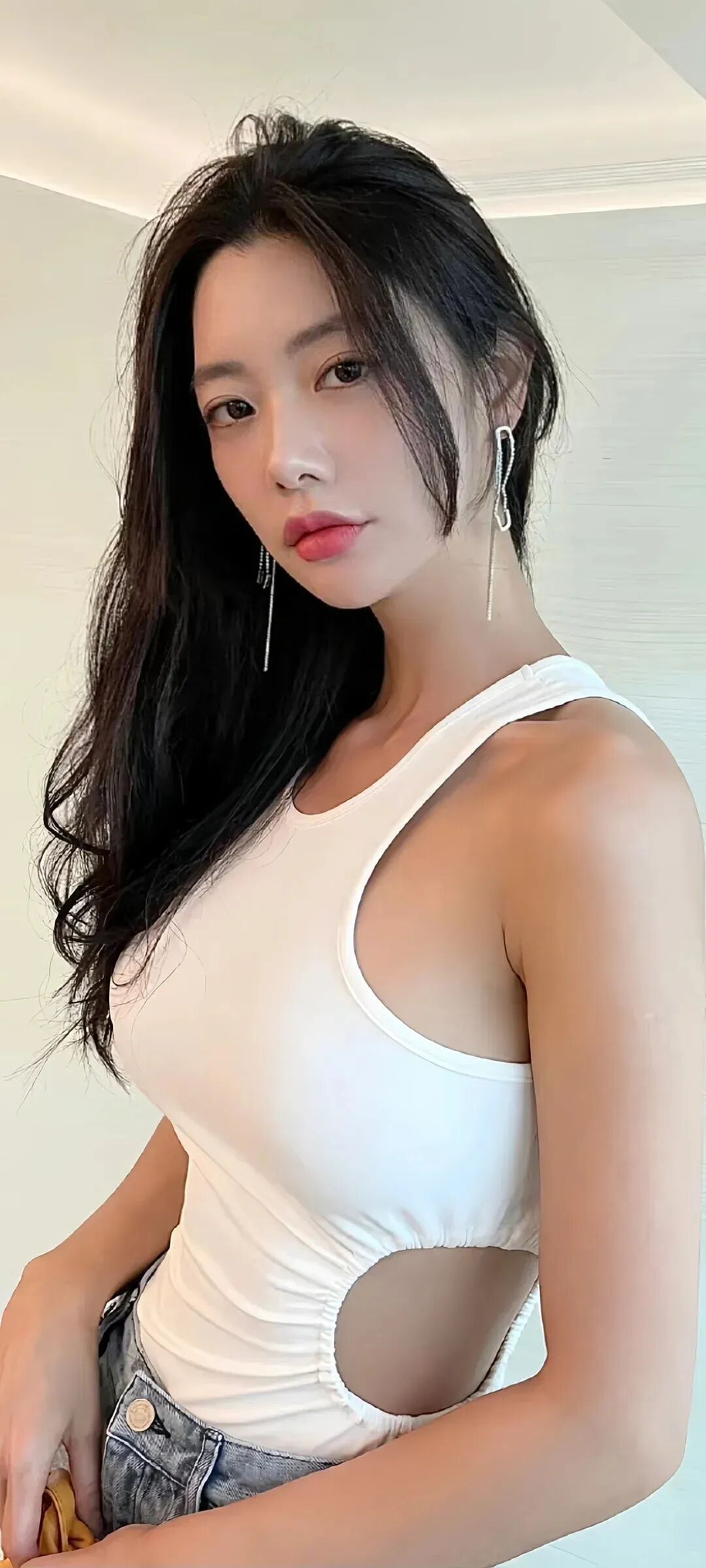 【美女】她29岁出演成人电影，30岁靠热舞爆红，只因34D身材太性感...（组图） - 9