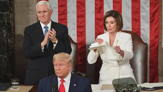 美国前众议长佩洛西宣布后年退休:美媒称“时代终结”特朗普批其为“国家负担”(组图) - 2