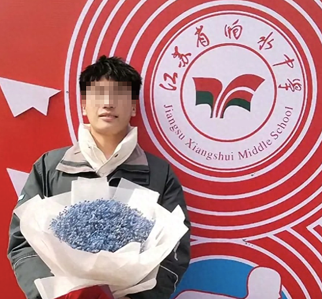 “一堆鸡粪引发血案!”江苏男孩高考前被撞身亡惨剧:你太好了,有人就不舒服了(组图) - 3