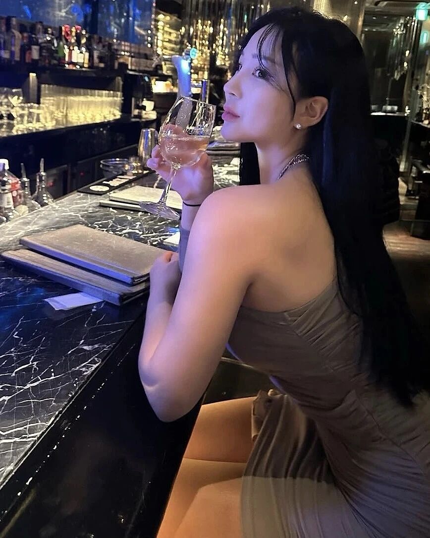 【美女】D杯美女性感泳装照流出，网友：这谁顶得住啊（组图） - 6