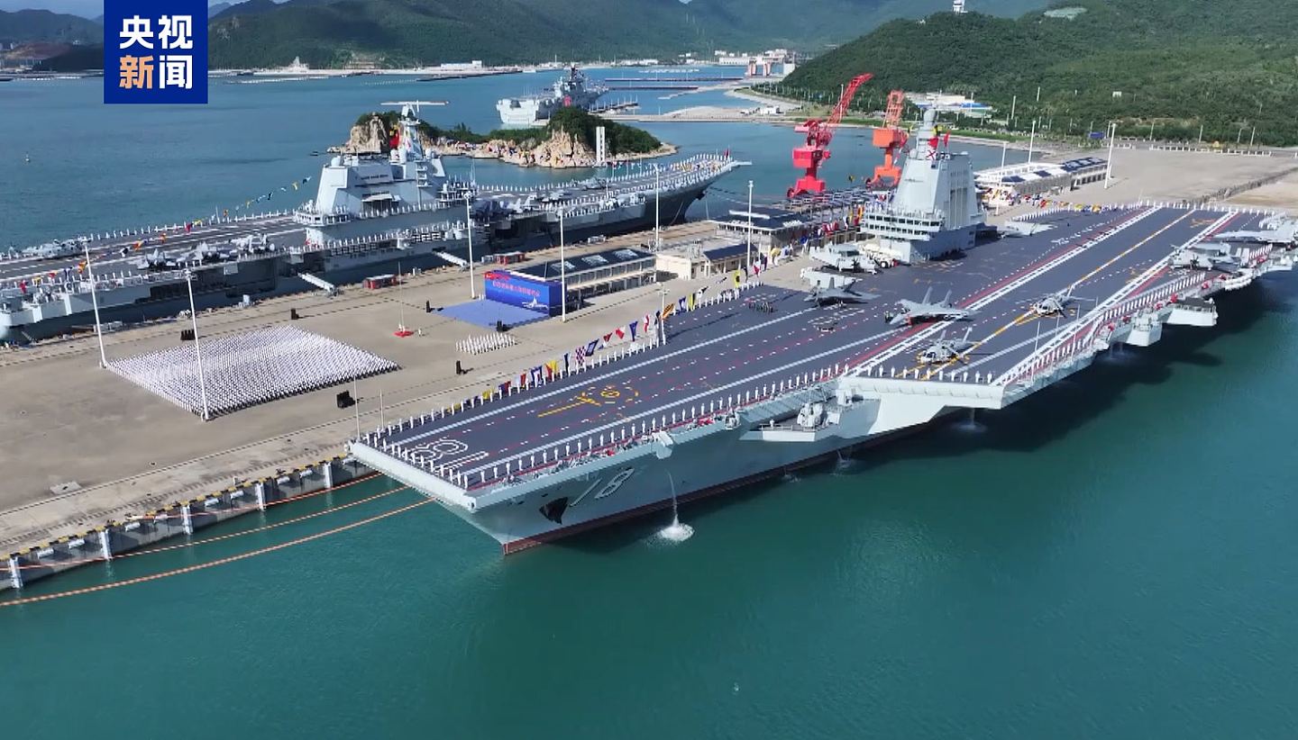 福建舰在海南三亚入列,习近平登舰视察,中国正式进入三航母时代(组图) - 5