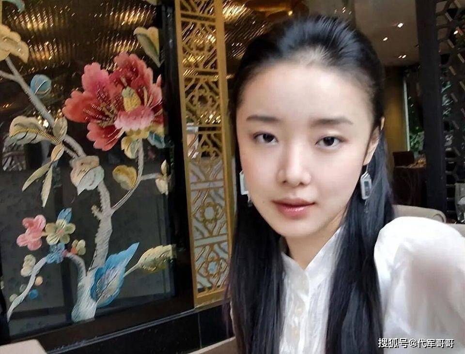 她曾被张艺谋力捧，成名后与富豪卷款61亿逃往国外（组图） - 12