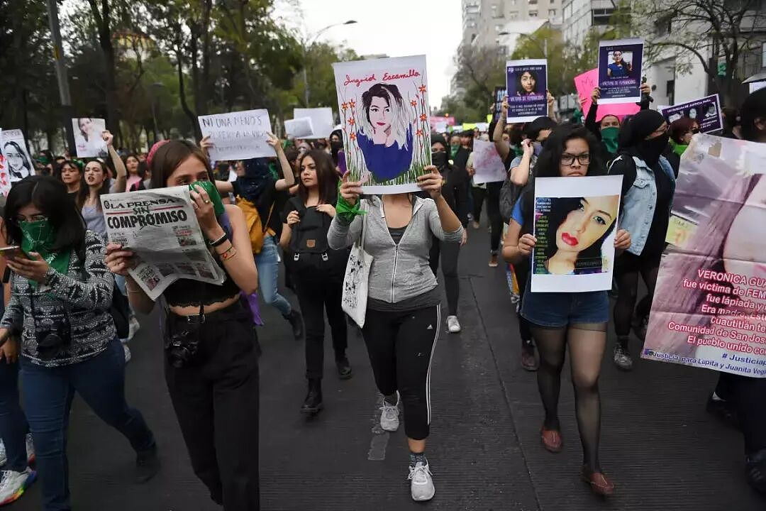 墨西哥女总统当街遭遇咸猪手，差点被强吻！事后起诉：为了墨西哥所有女性（组图） - 13