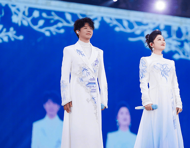 玲花时隔5个月露面，回老家参加外甥婚礼，身穿蒙古袍状态很好（组图） - 8