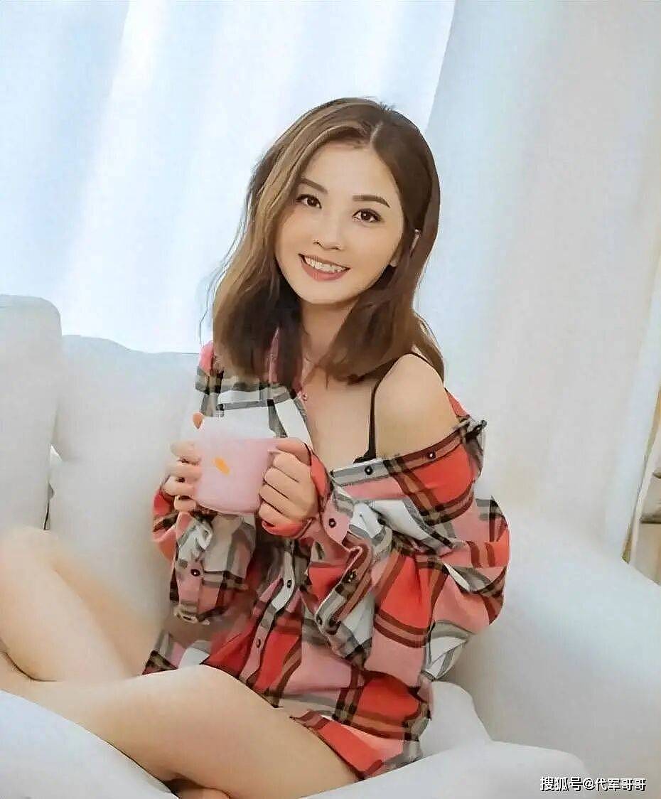 揭秘42岁阿Sa与小9岁健身教练恋情曝光真实内幕（组图） - 8