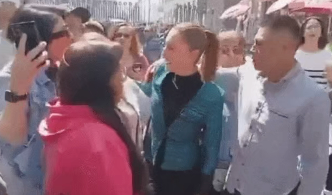 墨西哥女总统当街遭遇咸猪手，差点被强吻！事后起诉：为了墨西哥所有女性（组图） - 8
