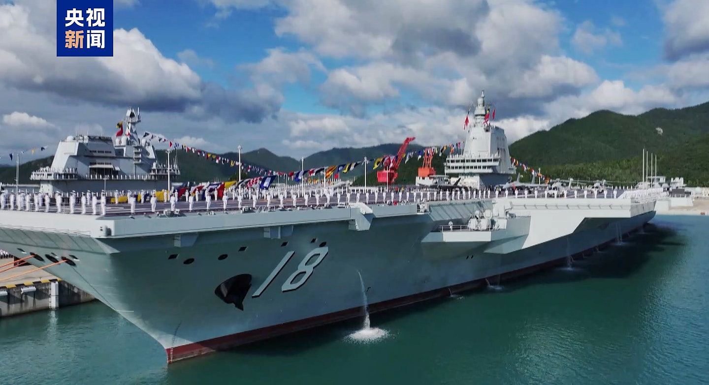 福建舰在海南三亚入列,习近平登舰视察,中国正式进入三航母时代(组图) - 4