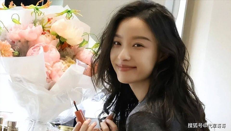她曾被张艺谋力捧，成名后与富豪卷款61亿逃往国外（组图） - 17