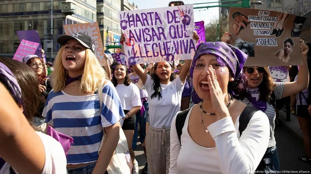 墨西哥女总统当街遭遇咸猪手，差点被强吻！事后起诉：为了墨西哥所有女性（组图） - 14