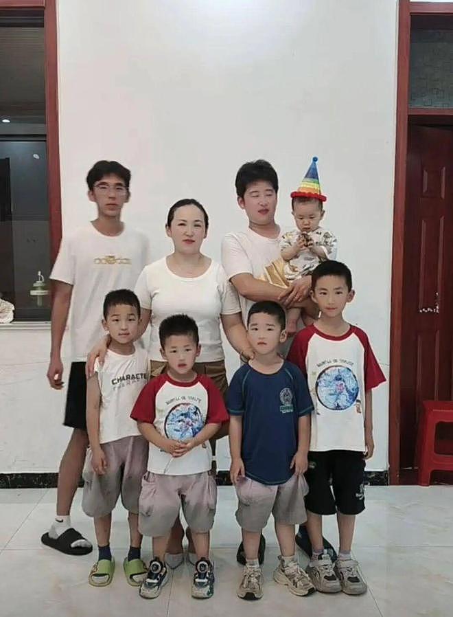85后夫妻16年生了6个儿子：一直想生个女儿，没想到都是儿子，不会为他们长大后的彩礼而焦虑（图） - 1