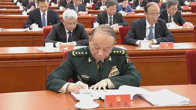 外媒:中共“二十大”后军方中央委员、候补委员都去哪儿啦? 落马、递补被跳过、被调查(组图) - 4